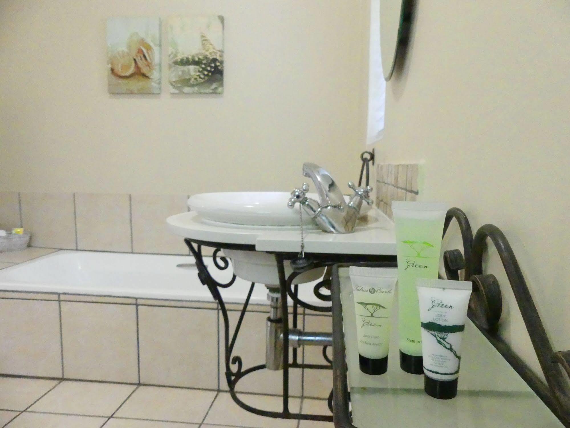 Bed and Breakfast The Plantation Port Elizabeth Esterno foto